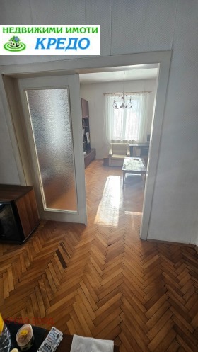 2 bedroom Iztok, Pernik 2