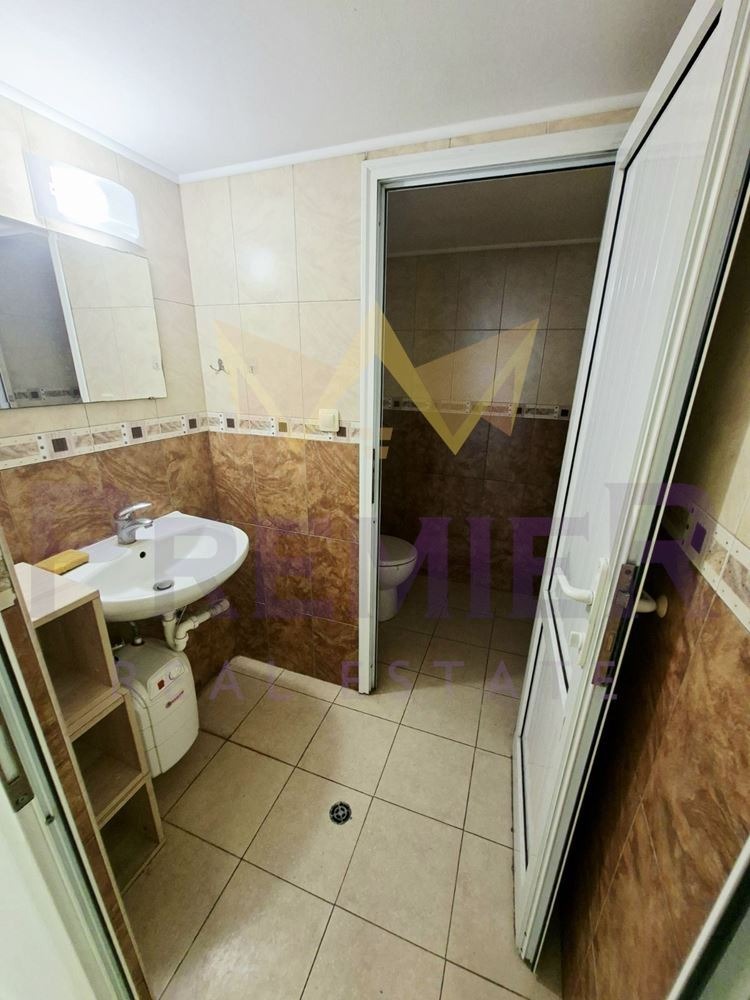 Продава МАГАЗИН, гр. Варна, ЖП Гара, снимка 6 - Магазини - 55260694