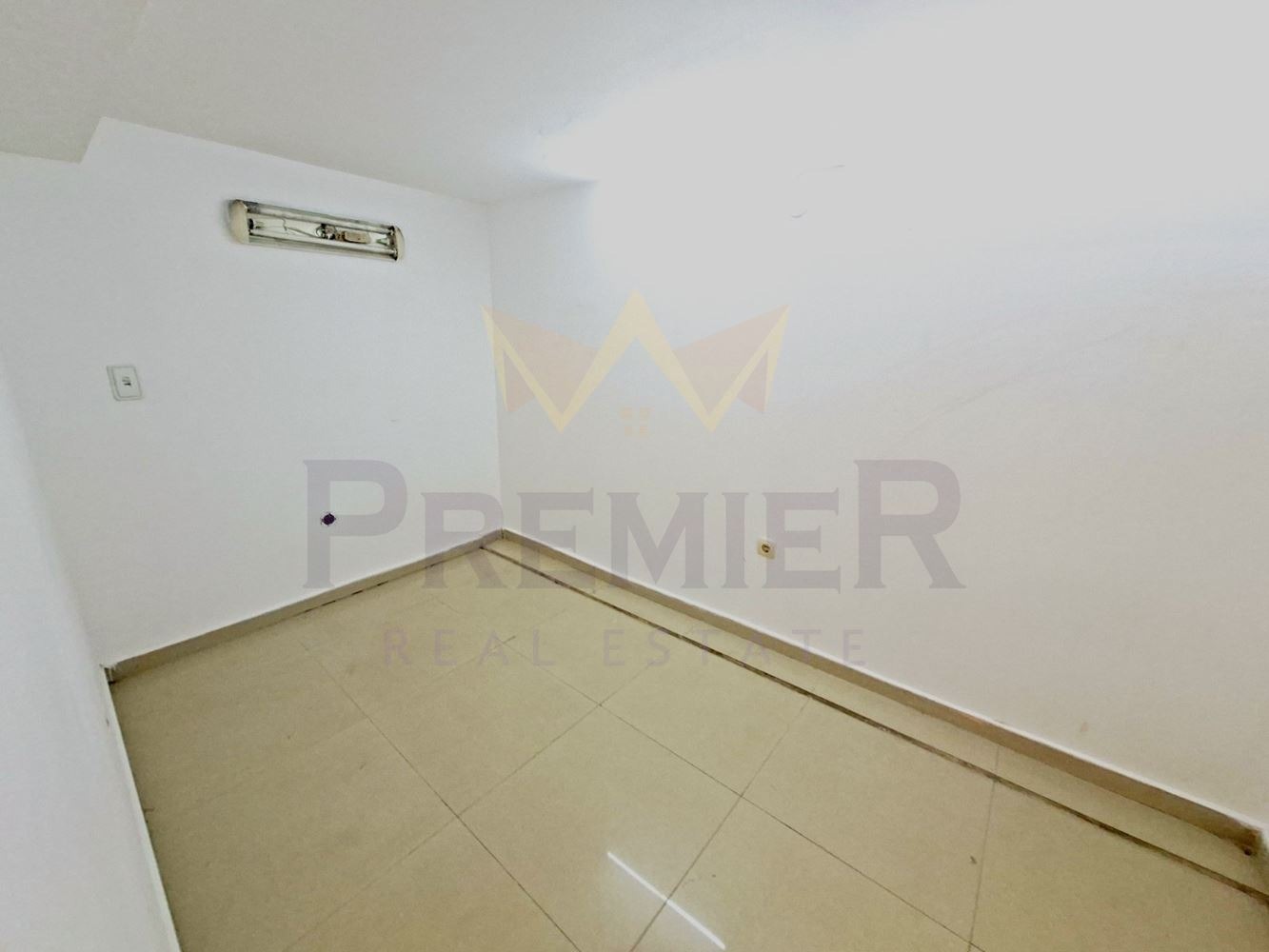 Продава МАГАЗИН, гр. Варна, ЖП Гара, снимка 5 - Магазини - 55260694