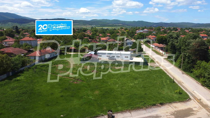 Продава ПАРЦЕЛ в област София, с. Живково - 1920 кв.м / 74 880 € » 146 452.55 лв., БЪЛГЕРИАН ПРОПЕРТИС