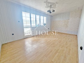 3-стаен град Варна, Левски 2