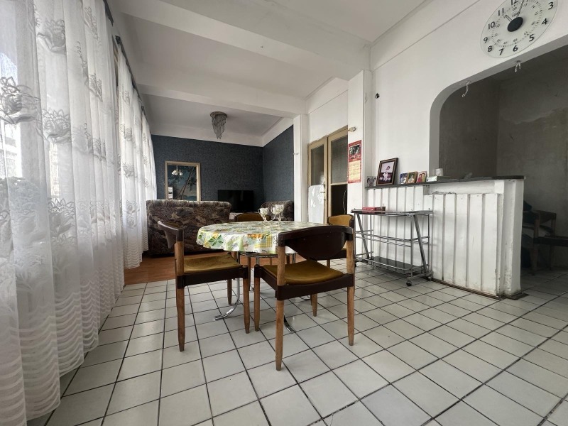 Na sprzedaż  3 sypialnie Sofia , Centar , 140 mkw | 23600449 - obraz [2]