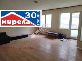 3+ slaapkamer Tsentar, Varna 4