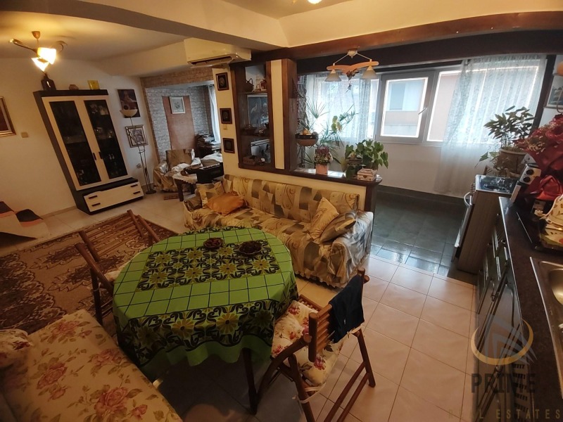 For Sale  3+ bedroom Burgas , Vazrazhdane , 121 sq.m | 57013578 - image [6]