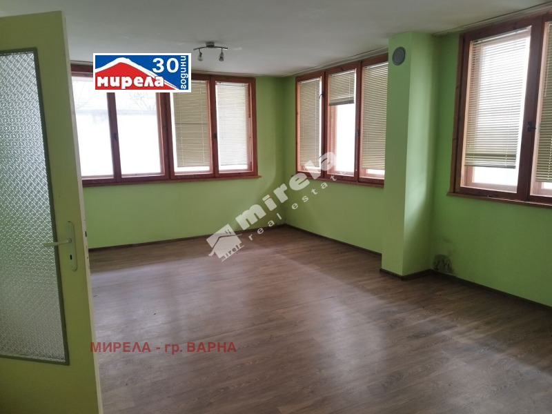 Продава МНОГОСТАЕН, гр. Варна, Център, снимка 2 - Aпартаменти - 48123410