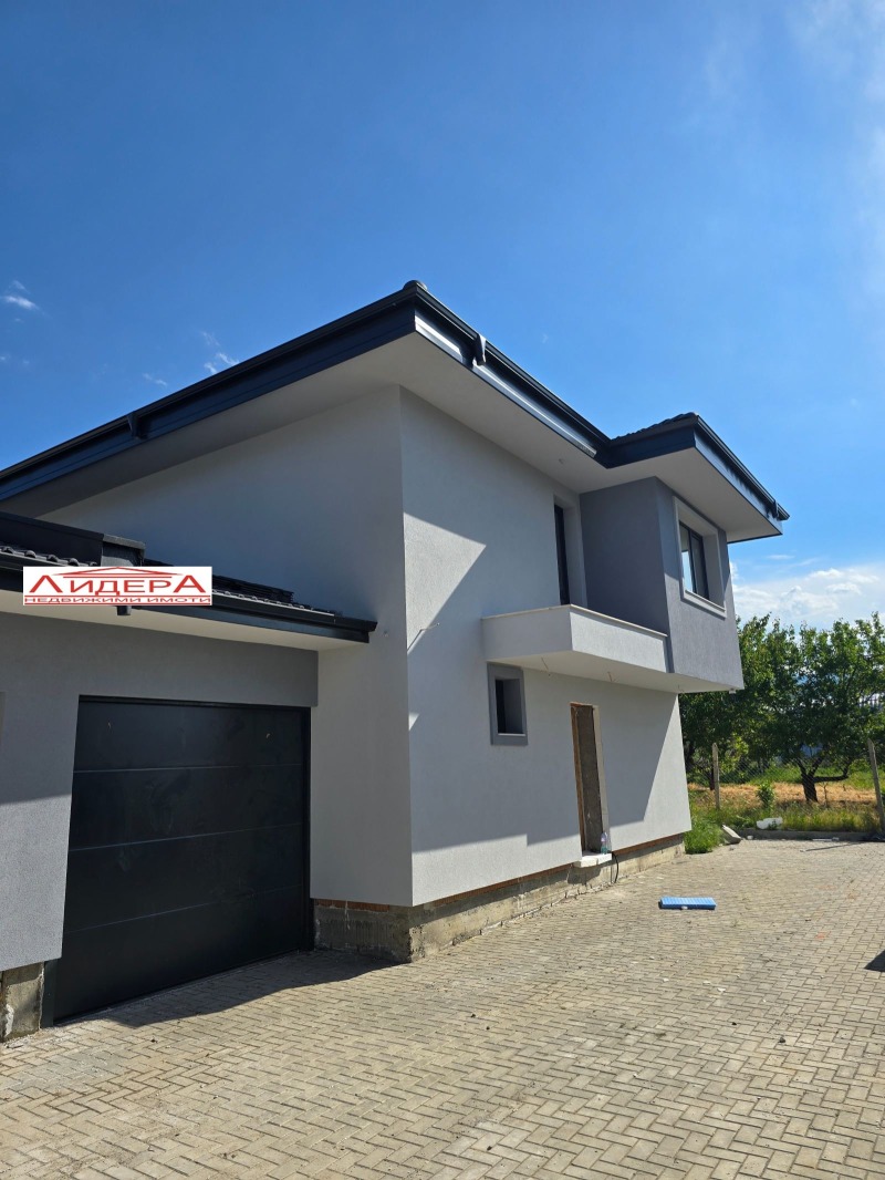 In vendita  Casa regione Plovdiv , Parvenets , 242 mq | 82940348