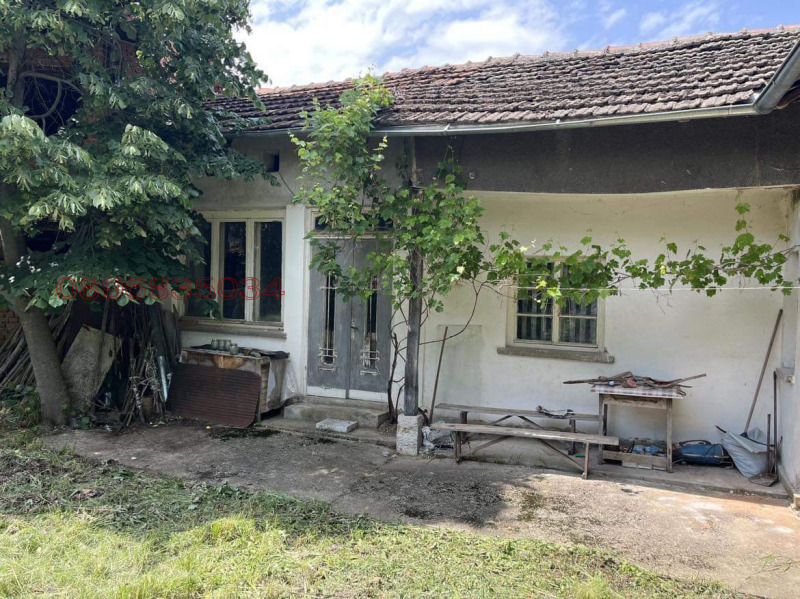 Продава КЪЩА, гр. Угърчин, област Ловеч, снимка 2 - Къщи - 52779733