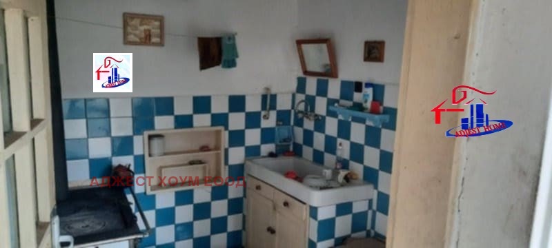 Продава КЪЩА, с. Дибич, област Шумен, снимка 6 - Къщи - 53516428