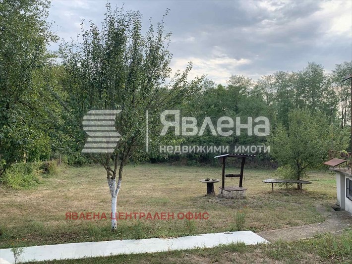 Продава КЪЩА, с. Равнище, област София област, снимка 2 - Къщи - 56218503