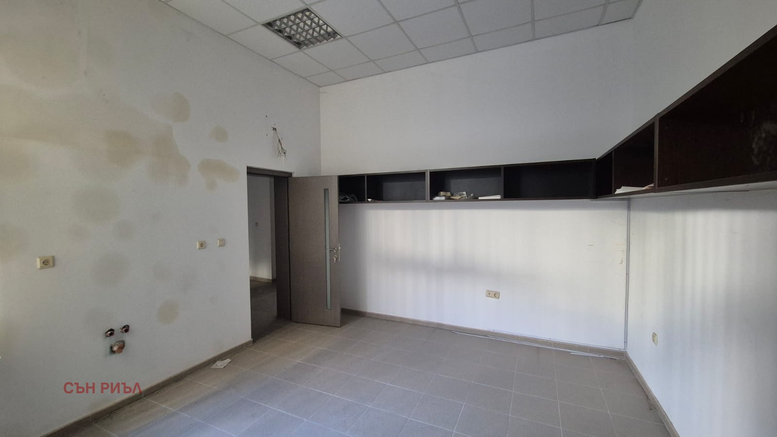 Продава МНОГОСТАЕН, гр. Варна, Център, снимка 2 - Апартаменти - 52302842