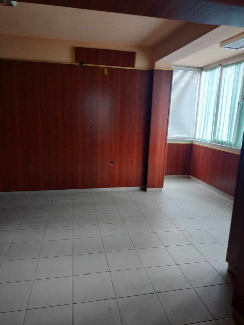 Продава ОФИС в град Варна, Център - 92 кв.м / 204 999 € » 400 943.19 лв., РОНЕВА