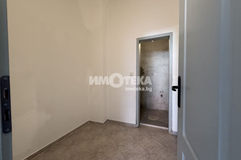 Продава МАГАЗИН, гр. София, Полигона, снимка 2 - Магазини - 48400698