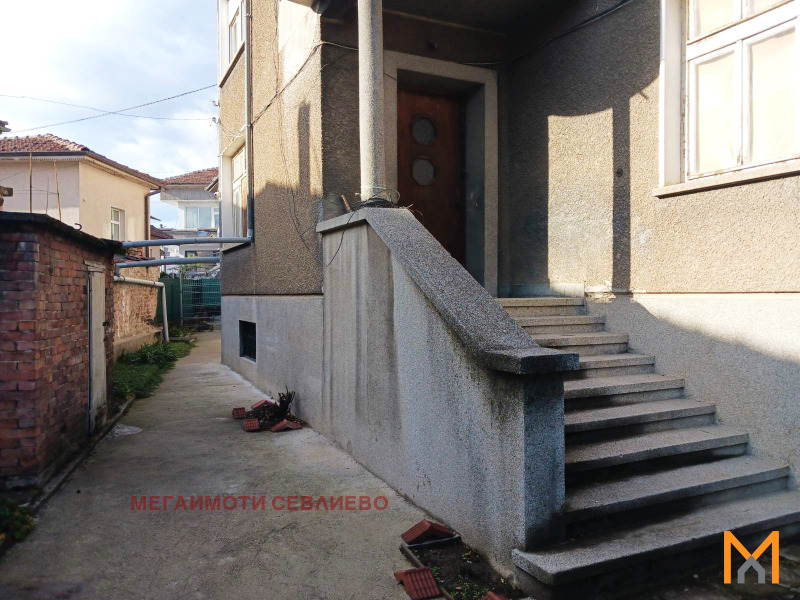 Продава  Етаж от къща област Габрово , гр. Севлиево , 100 кв.м | 53966646 - изображение [2]