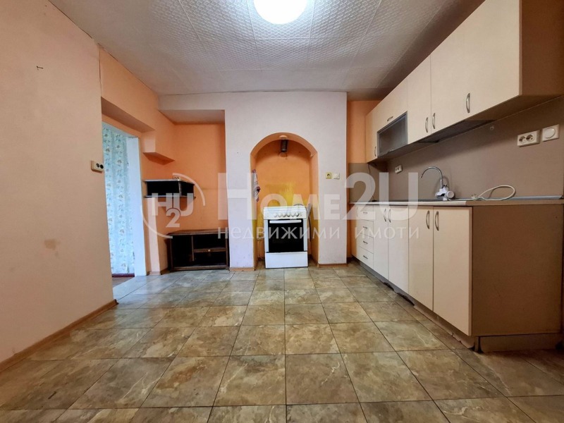 Продава КЪЩА, гр. Нови пазар, област Шумен, снимка 3 - Къщи - 51273326