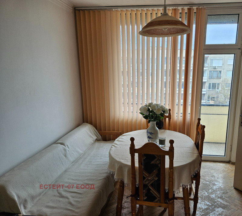 In vendita  2 camere da letto Plovdiv , Kiuchuk Parig , 106 mq | 79196009 - Immagine [2]