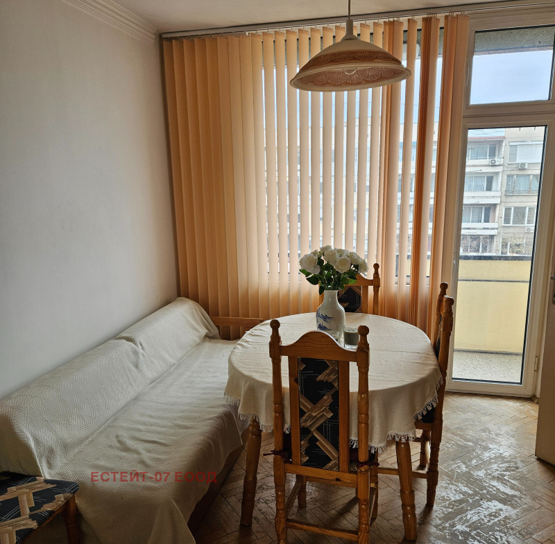 Zu verkaufen  2 Schlafzimmer Plowdiw , Kjutschuk Parisch , 106 qm | 79196009