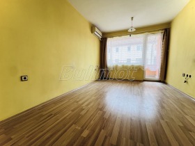 2-стаен град Варна, Базар Левски