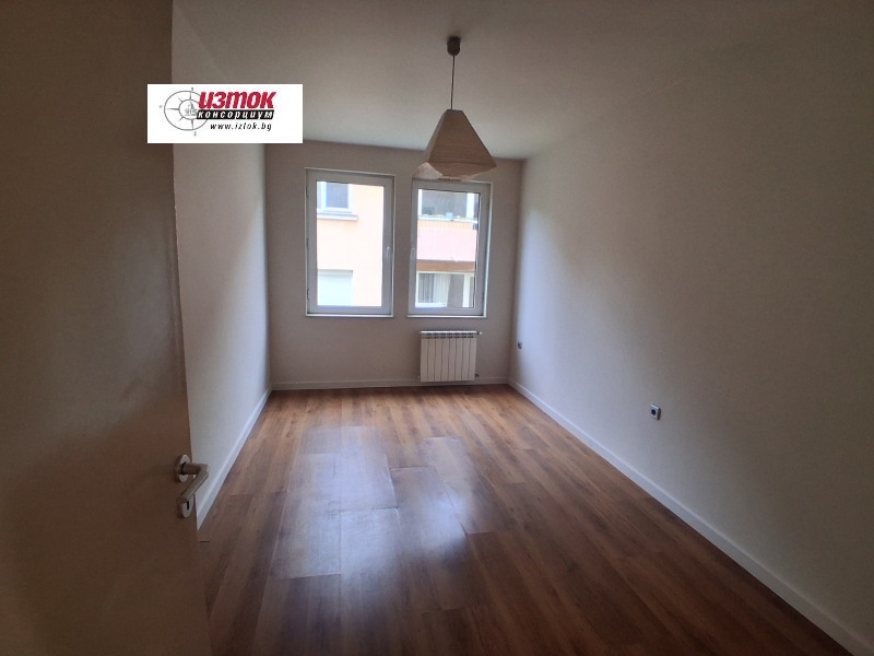 À venda  2 quartos Sofia , Poduiane , 124 m² | 28086957 - imagem [9]