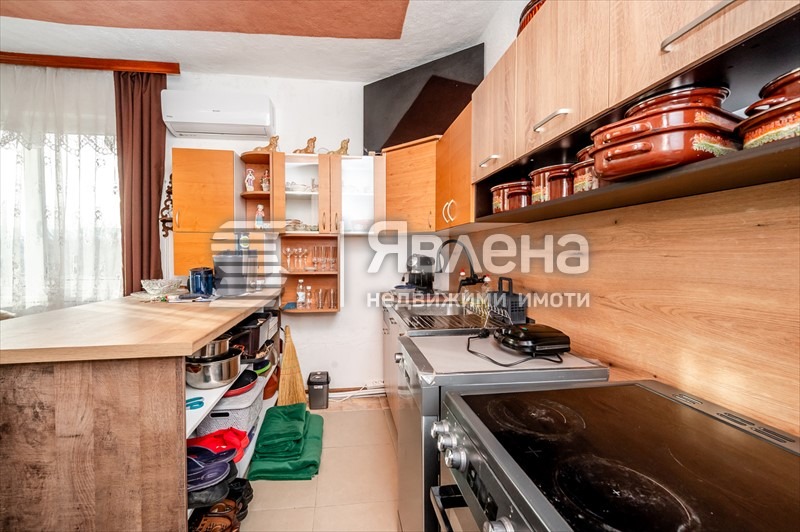 Продава ЕТАЖ ОТ КЪЩА, гр. Перник, Църква, снимка 11 - Етаж от къща - 54021540