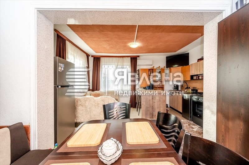 Продава ЕТАЖ ОТ КЪЩА, гр. Перник, Църква, снимка 7 - Етаж от къща - 54021540