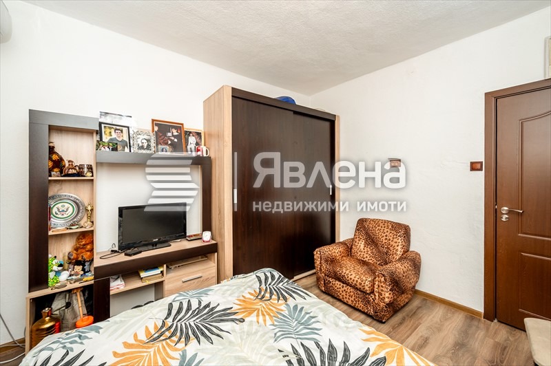 Продава ЕТАЖ ОТ КЪЩА, гр. Перник, Църква, снимка 14 - Етаж от къща - 54021540