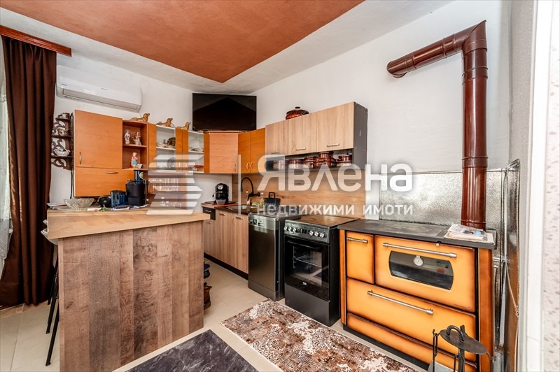 Продава ЕТАЖ ОТ КЪЩА, гр. Перник, Църква, снимка 12 - Етаж от къща - 54021540