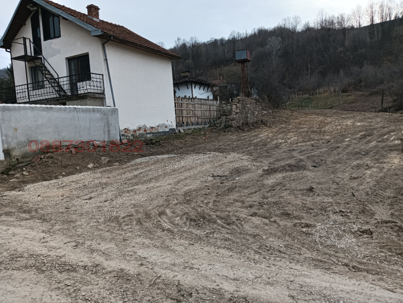 Продава ПАРЦЕЛ, гр. Троян, област Ловеч