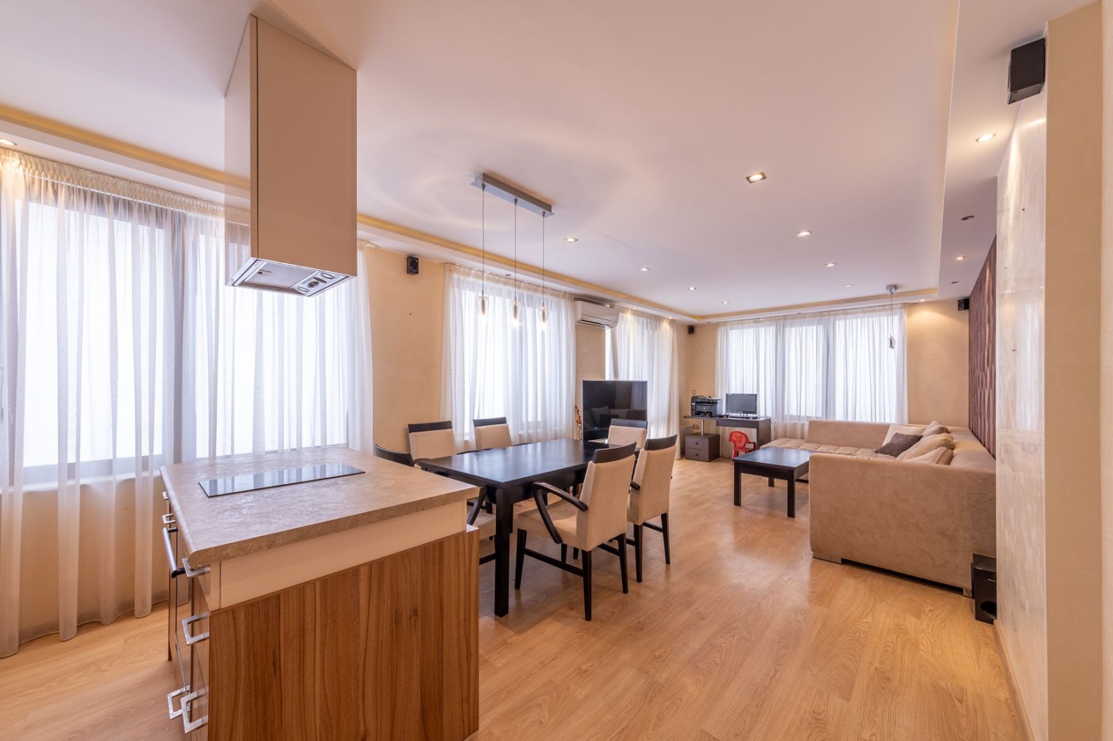 Продава 3-СТАЕН, гр. Варна, к.к. Св.Св. Константин и Елена, снимка 3 - Апартаменти - 54444630