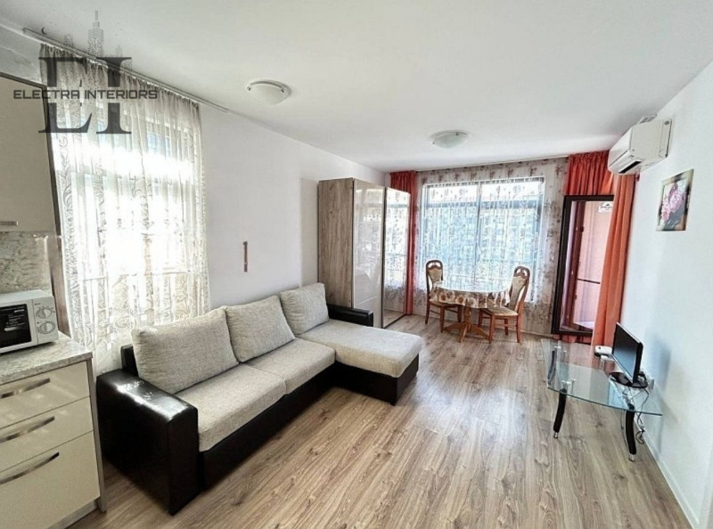 En venta  1 dormitorio región Burgas , Pomorie , 53 metros cuadrados | 33888199