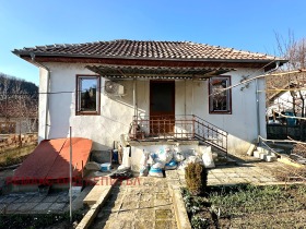 Hus Asenov, Veliko Tarnovo 13