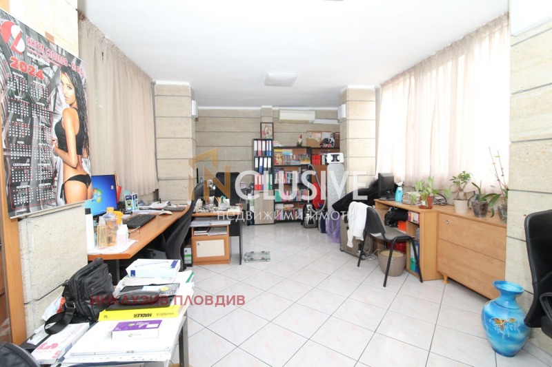 En venta  2 dormitorios Plovdiv , Vastanicheski , 130 metros cuadrados | 38671911 - imagen [14]