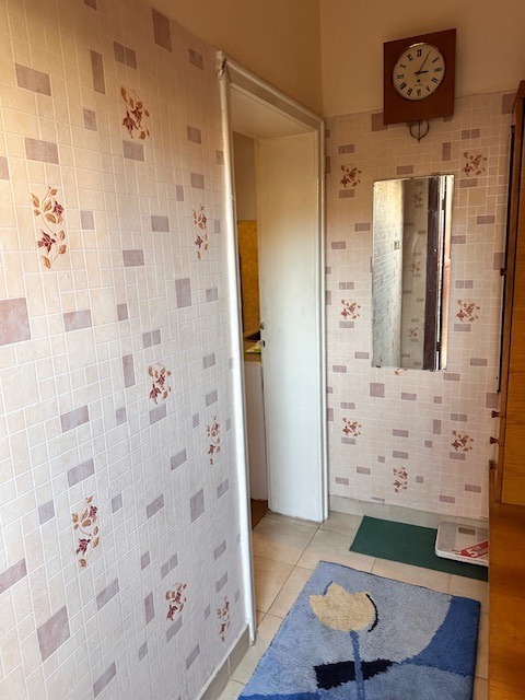 Продава ЕТАЖ ОТ КЪЩА, гр. Велико Търново, Център, снимка 9 - Етаж от къща - 53997438