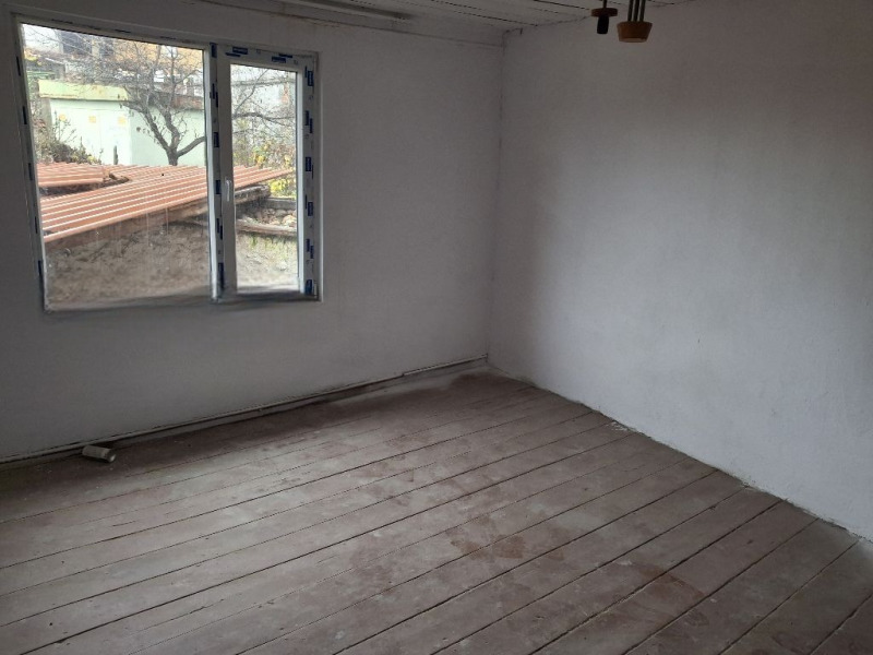 Продава КЪЩА, гр. Перущица, област Пловдив, снимка 2 - Къщи - 52799053