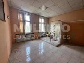 3+ camere da letto Tsentar, Sofia 9