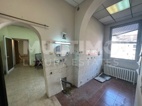 3+ camere da letto Tsentar, Sofia 12