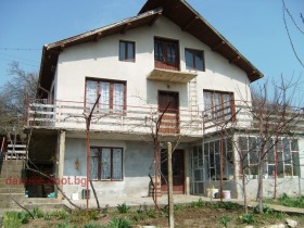 Talo Senovo, Rusen alue