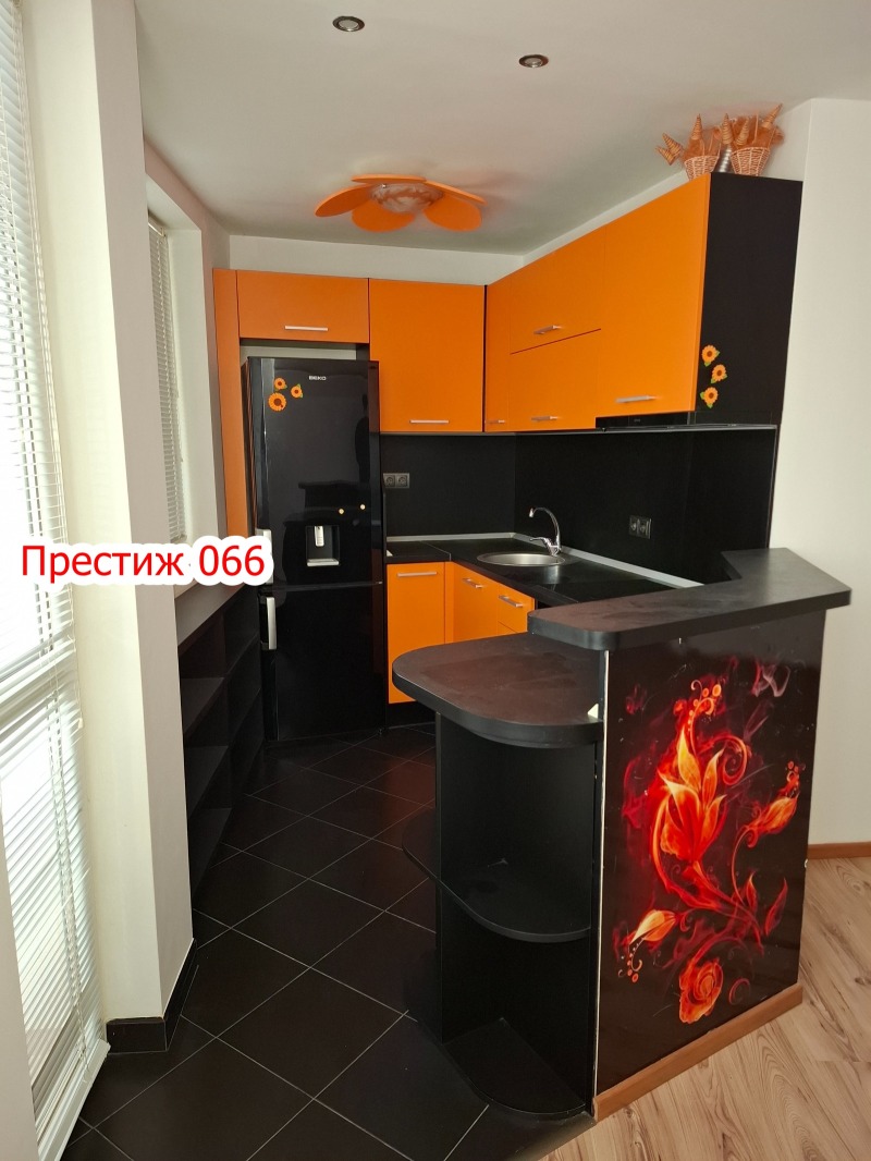 Продава 3-СТАЕН, гр. Шумен, Болницата, снимка 1 - Aпартаменти - 48206636