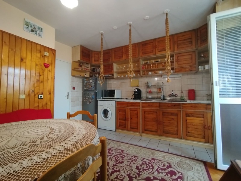 Продава 3-СТАЕН в град Русе, Дружба 2 - 101 кв.м / 165 000 € » 322 711.95 лв., МИЛКОВИ