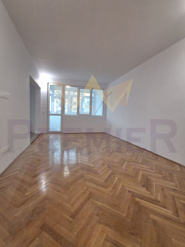 Продава 4-СТАЕН, гр. Варна, Лятно кино Тракия