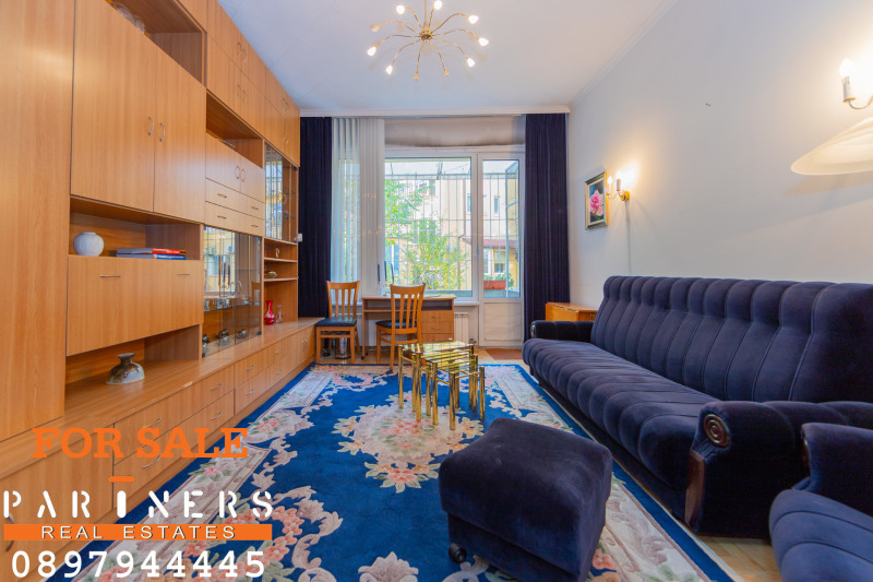 Продава 3-СТАЕН, гр. София, Център, снимка 2 - Апартаменти - 52415413