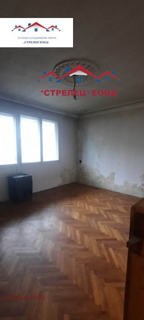 Продажба на тристайни апартаменти в град Добрич - изображение 1 