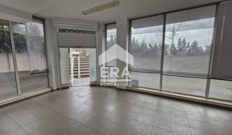 Eladó  Bár; Kávézó Varna , Vladislav Varnencsik 1 , 75 négyzetméter | 33005690