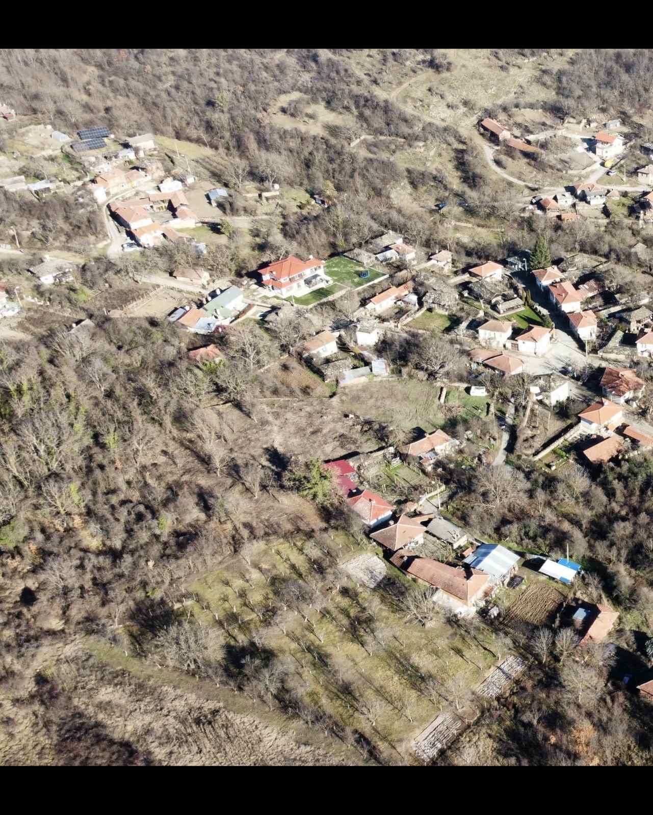 Продава ПАРЦЕЛ, с. Лешница, област Ловеч, снимка 2 - Парцели - 50122925