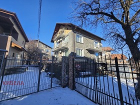 Étage de la maison Draganovets, Pernik 14