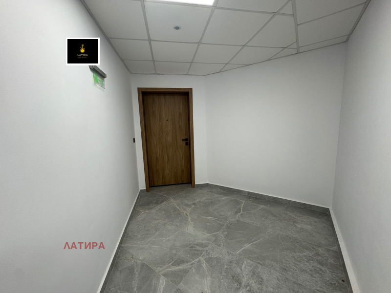 De vânzare  3 dormitoare Sofia , Poligona , 280 mp | 31838349 - imagine [15]