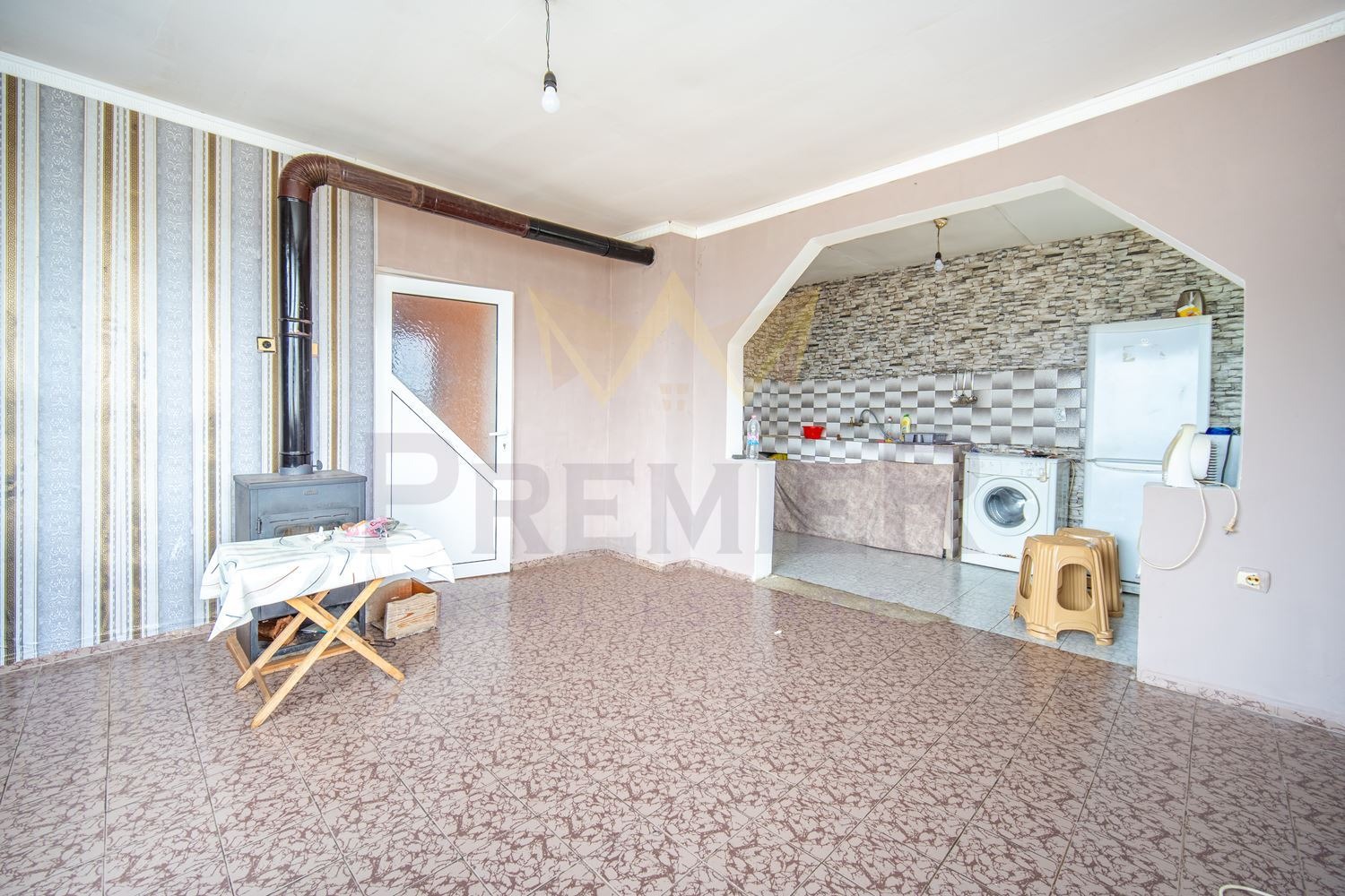 Продава КЪЩА, с. Гурково, област Добрич, снимка 3 - Къщи - 54148428