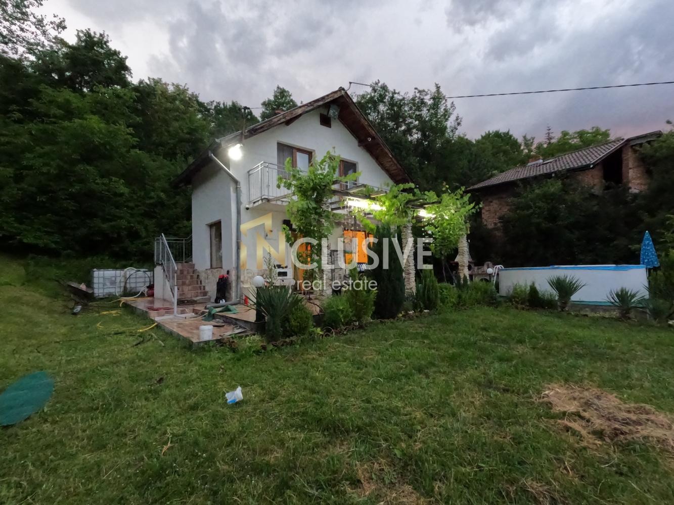 Продава КЪЩА, с. Цацаровци, област София област