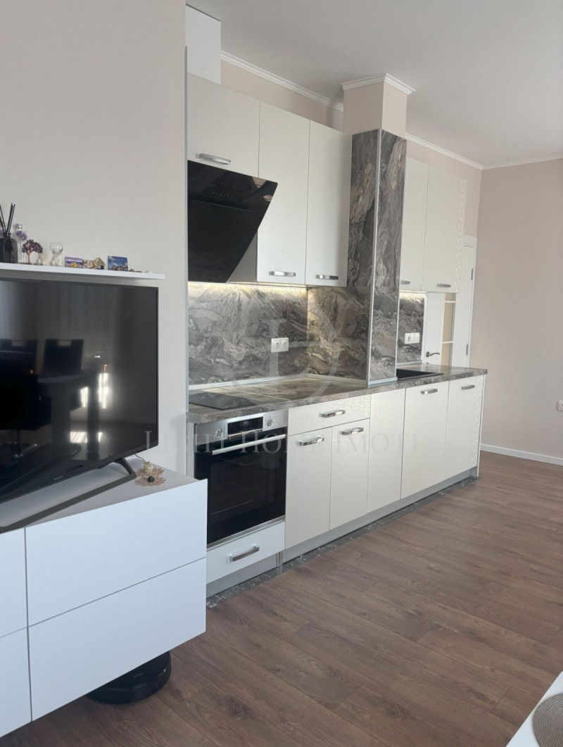 En venta  1 dormitorio Plovdiv , Jristo Smirnenski , 79 metros cuadrados | 71117608 - imagen [3]