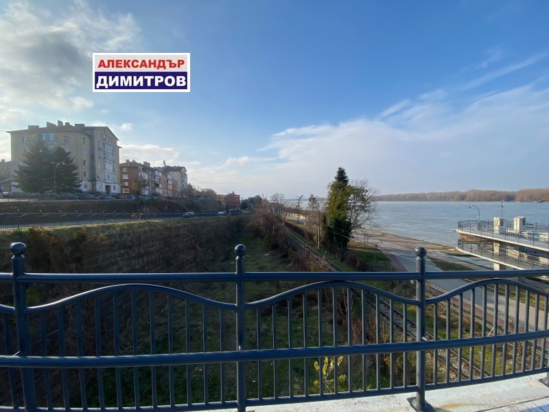 Продава  2-стаен град Русе , Център , 70 кв.м | 82118568