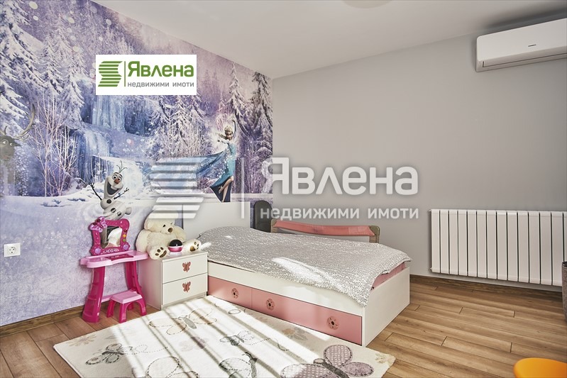 De vânzare  3 dormitoare Sofia , Crâstova vada , 370 mp | 17318950 - imagine [17]